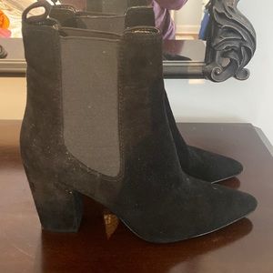 Steve Madden black suede ankle boots. Sz 10